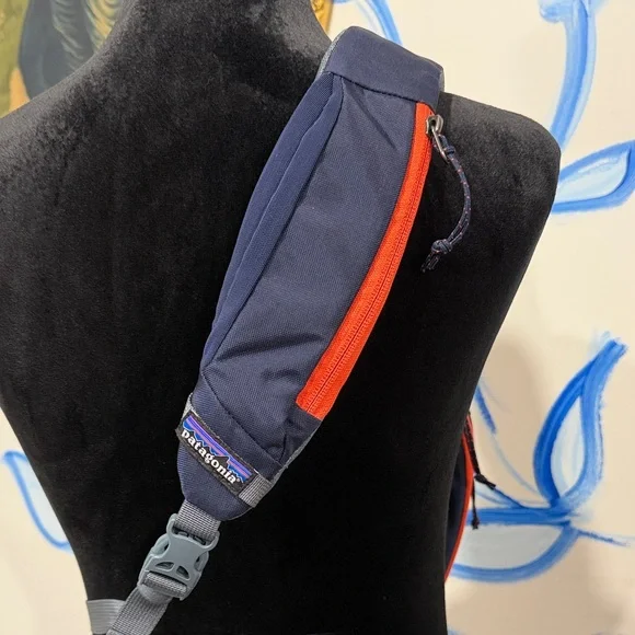 Patagonia Navy, Gray & Red Sling Bag - Atom 8L Style - Picture 3 of 7
